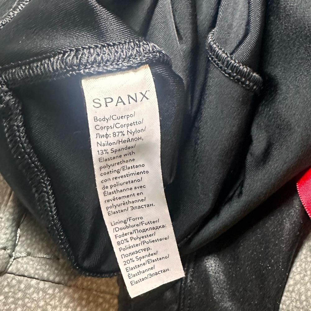 Spanx Faux Leather High Rise Very Black Leggings Size Large - Picture 6 of 8